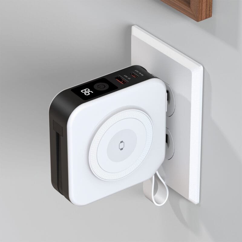 Custom Traveler 4.0 - Universal Powerbank with Built-In Wireless Charging - 2